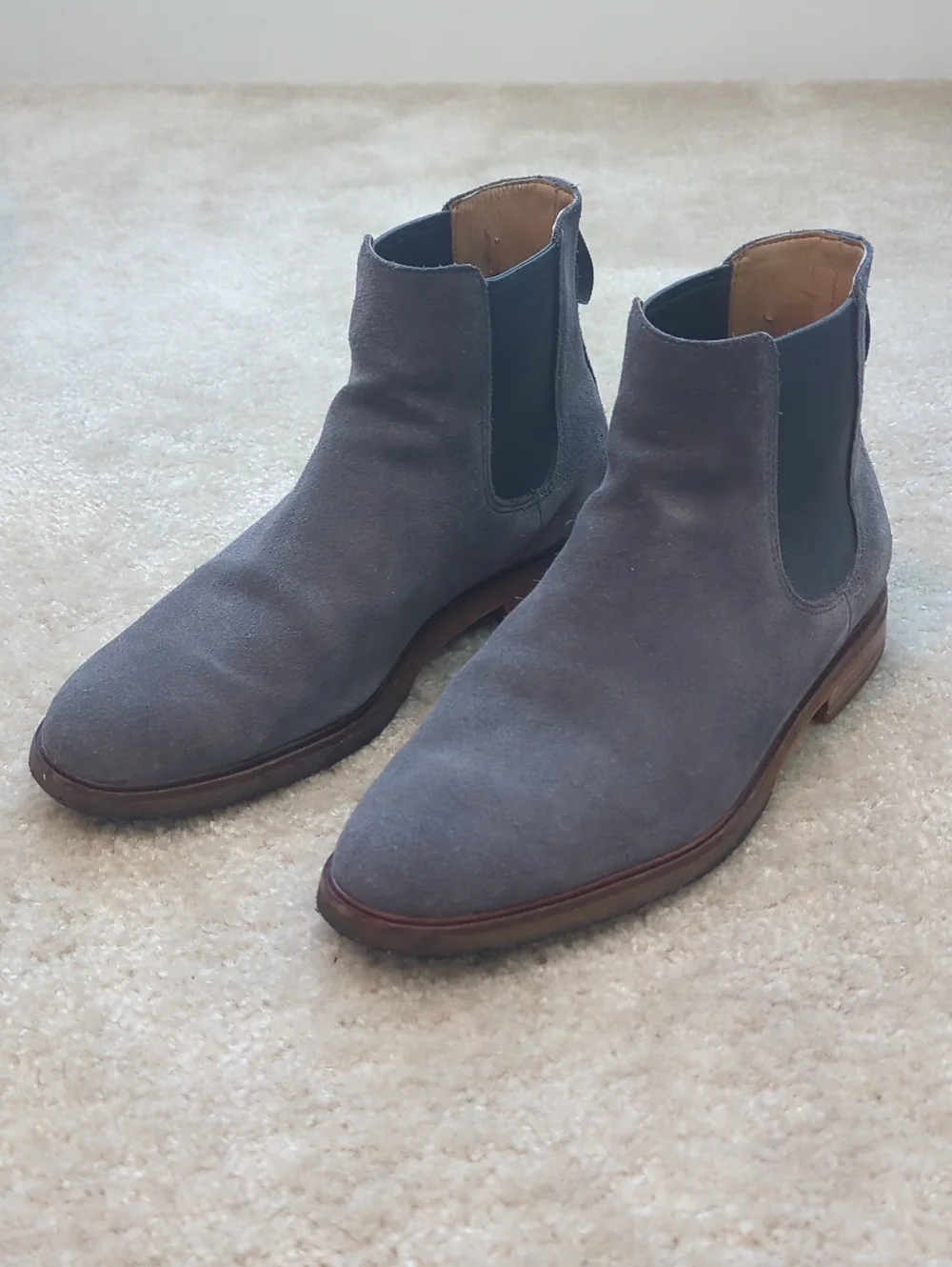 Clarks Gobi Men's Gray Suede Chelsea Boots